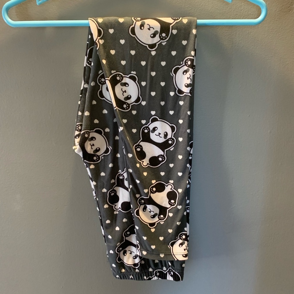 2/$20 Stretchy Panda Leggings OS